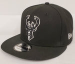 New Era NBA Team Black & White Snapback - Milwaukee Bucks