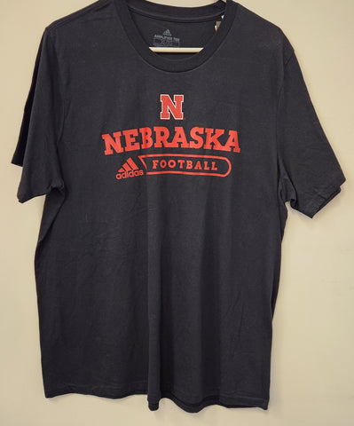 Adidas Logo T-Shirt size XL - Nebraska Cornhuskers